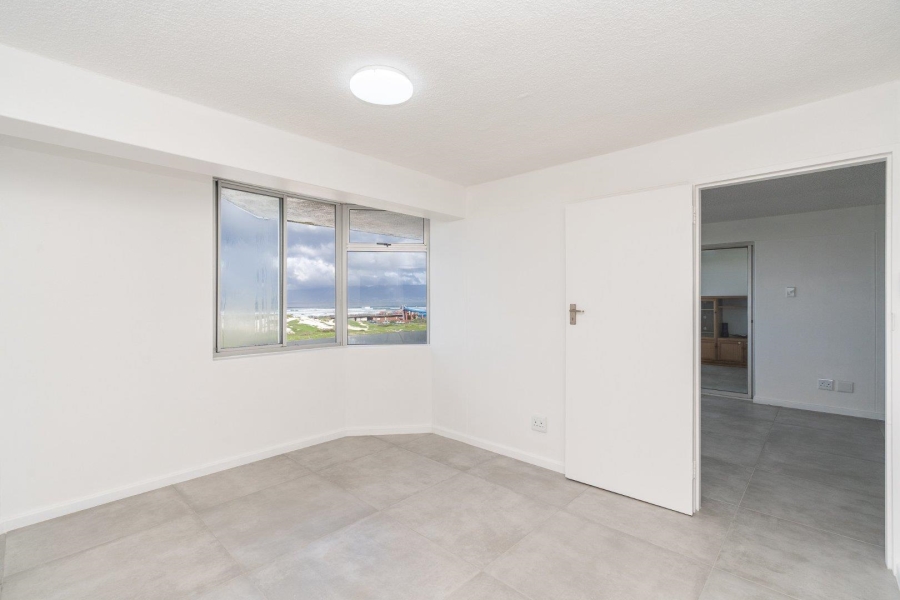 To Let 3 Bedroom Property for Rent in Muizenberg Western Cape